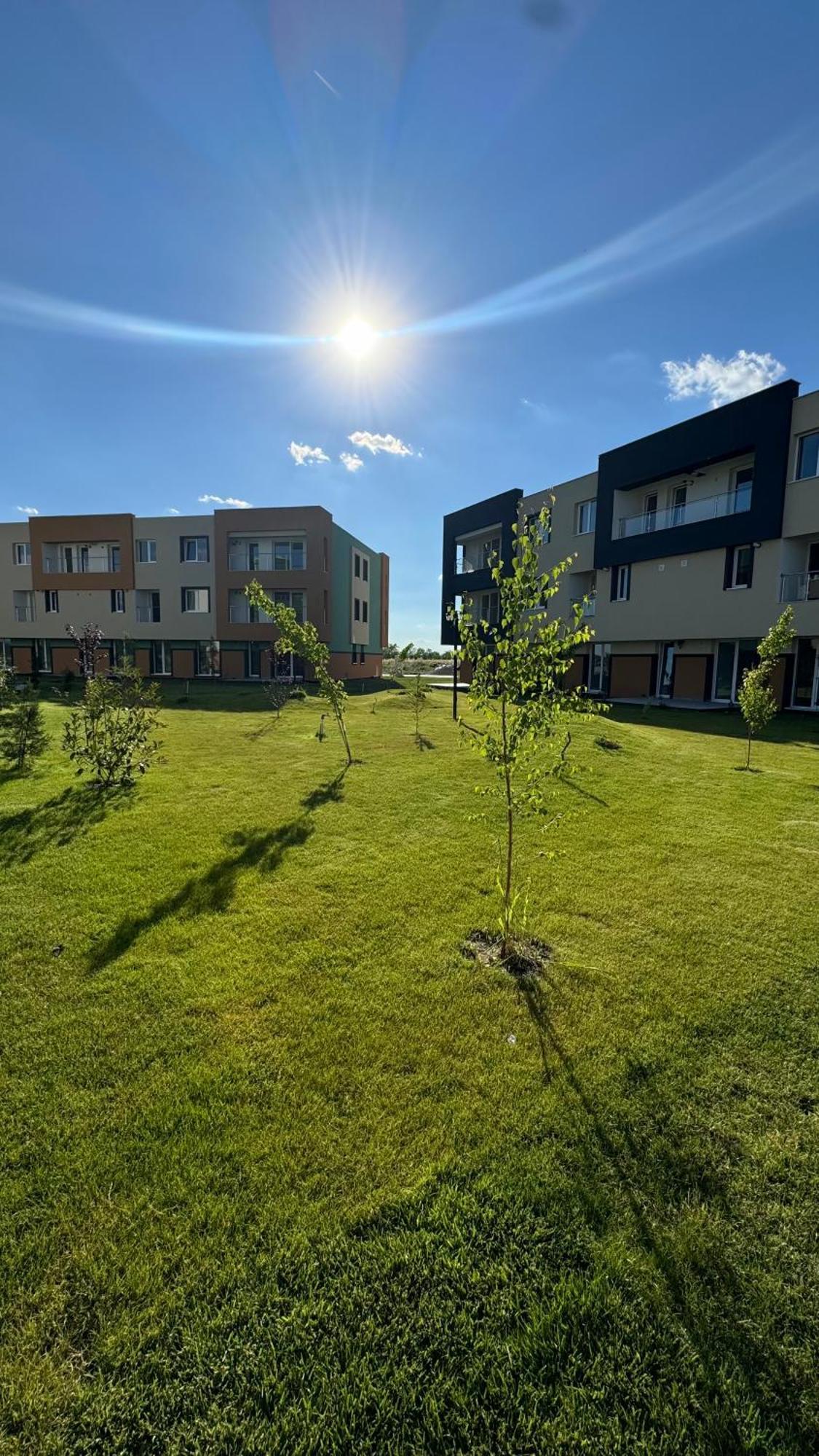 Libertatii Gardens Poolside Airport&Therme Otopeni Esterno foto