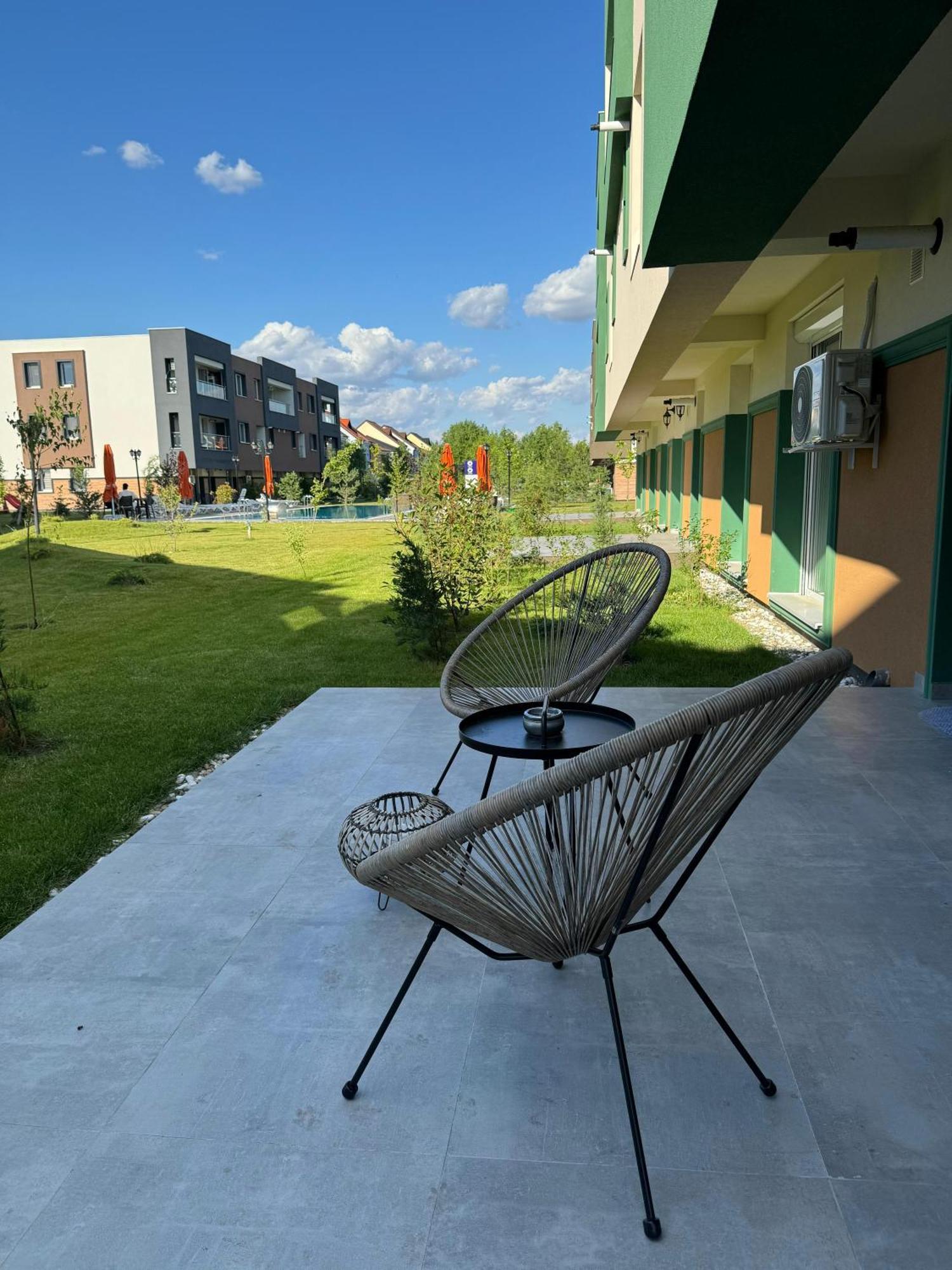 Libertatii Gardens Poolside Airport&Therme Otopeni Esterno foto
