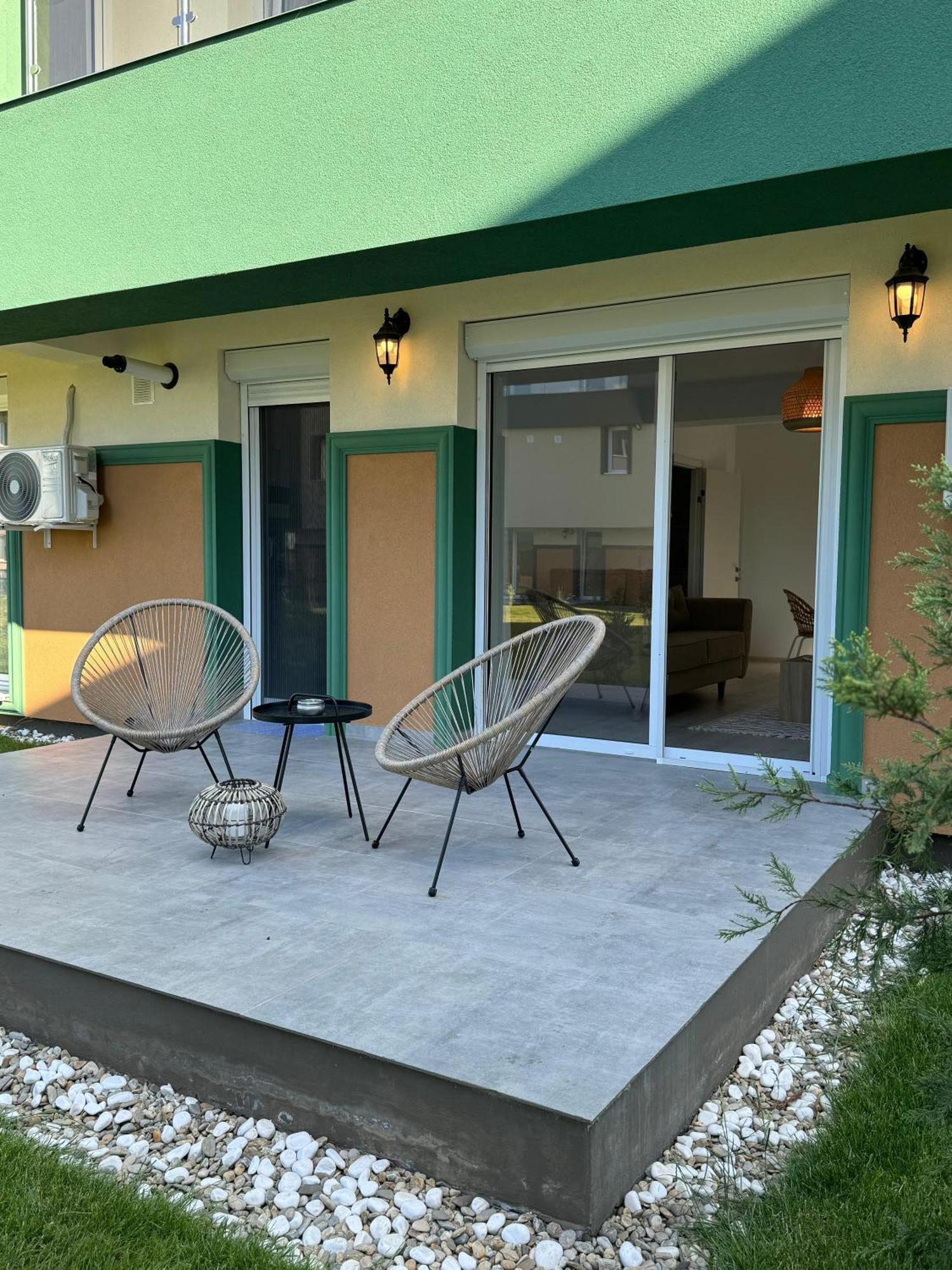 Libertatii Gardens Poolside Airport&Therme Otopeni Esterno foto